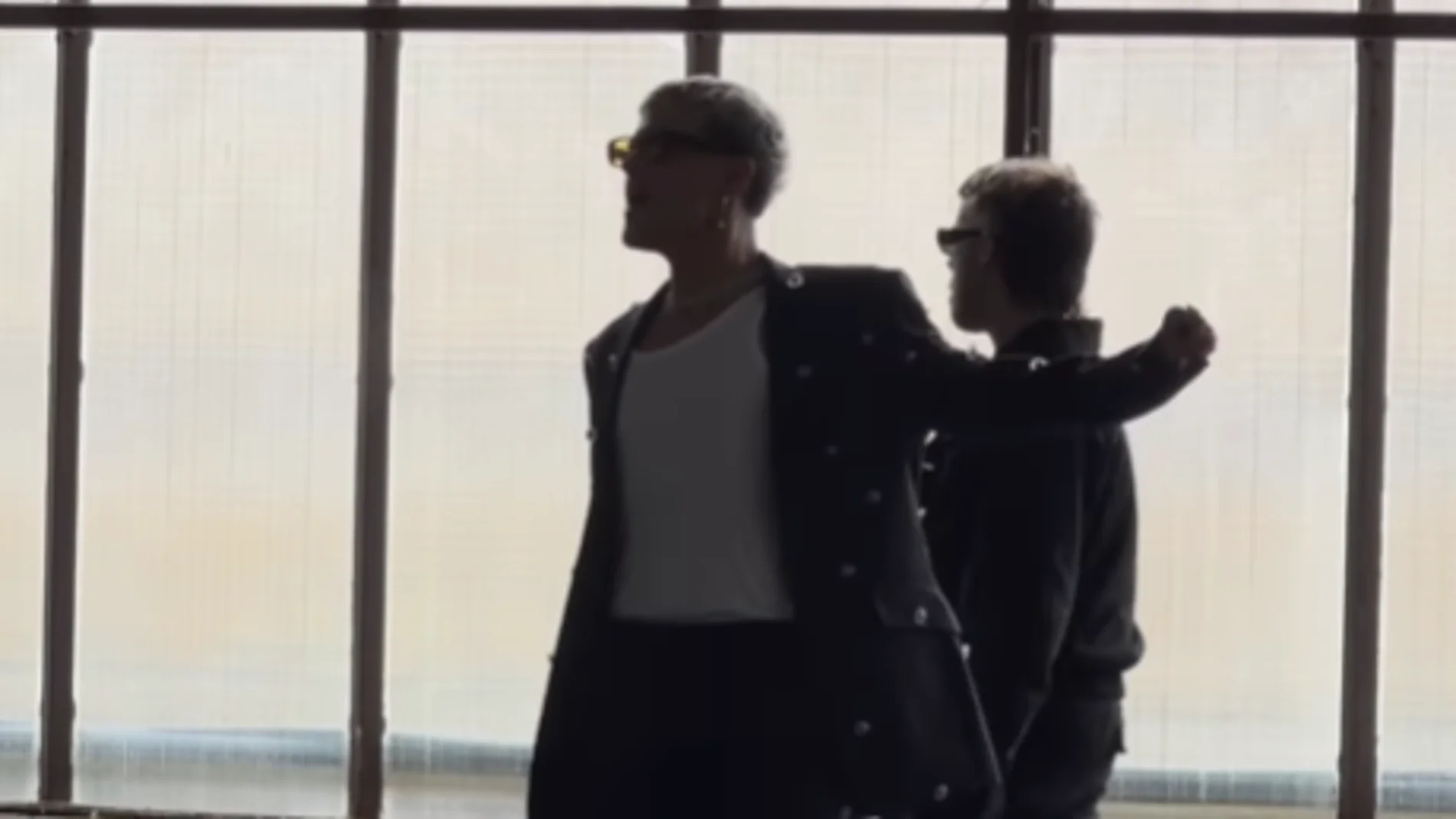 Abraham Mateo y Soge Culebra interpretan 'Rayos de luz'. Abraham Mateo y Soge Culebra interpretan 'Rayos de luz'.
