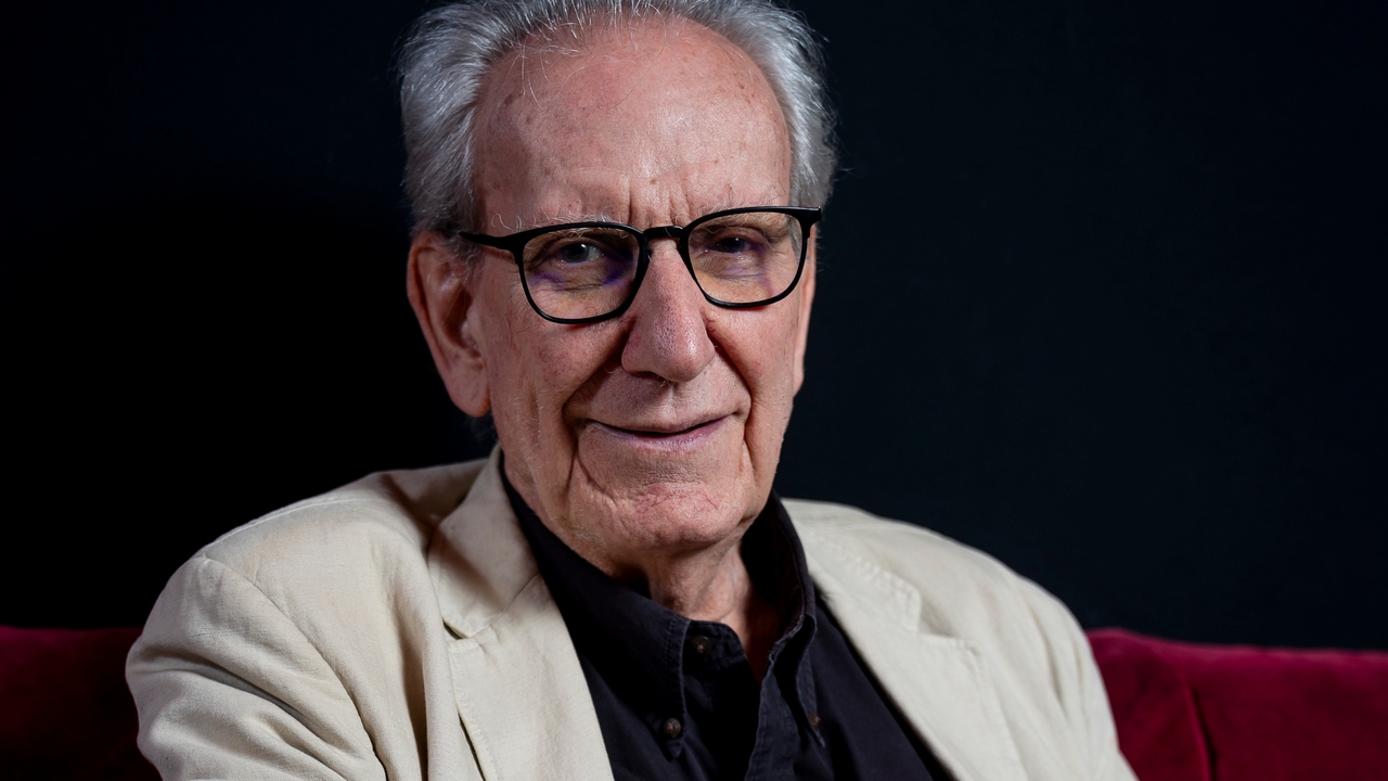 Jaime Chávarri recibiendo el Premio Feroz