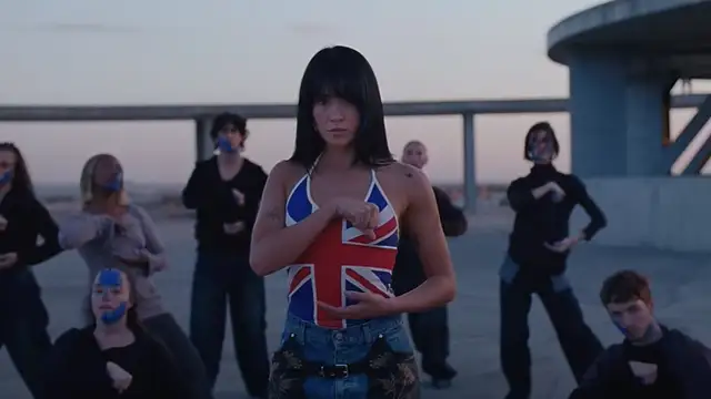 Las teorías sobre el significado del símbolo que hace Aitana al final del vídeo de 'Segundo Intento'