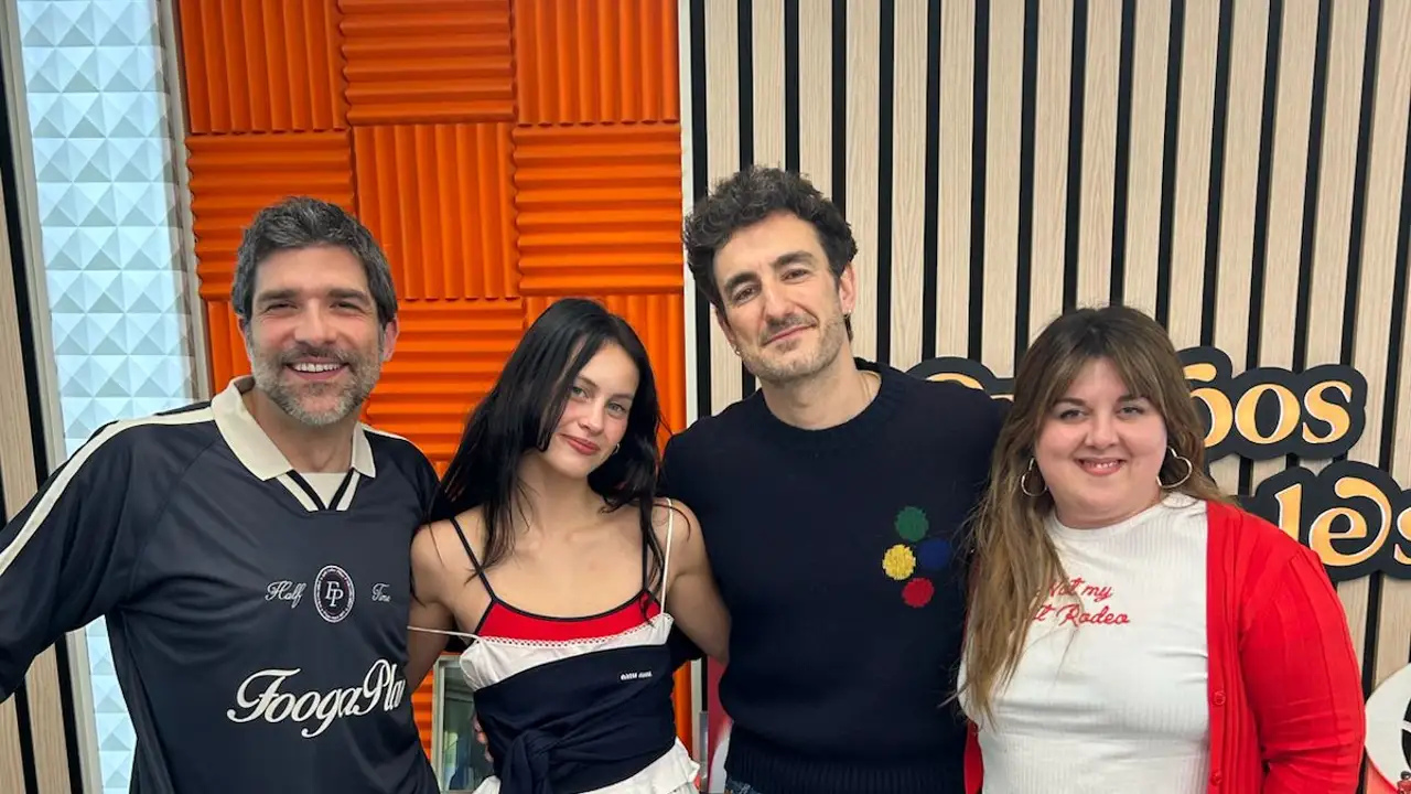 Milena Smit y Miki Esparbé en Cuerpos especiales Milena Smit y Miki Esparbé en Cuerpos especiales
