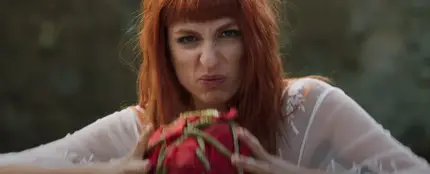 Chica Sobresalto en el videoclip de 'Mala feminista' Chica Sobresalto en el videoclip de 'Mala feminista'