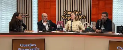 Antonio Resines anuncia en exclusiva en 'Cuerpos especiales' que se hará una película del cómic 'Sargento Resines' Antonio Resines anuncia en exclusiva en 'Cuerpos especiales' que se hará una película del cómic 'Sargento Resines'