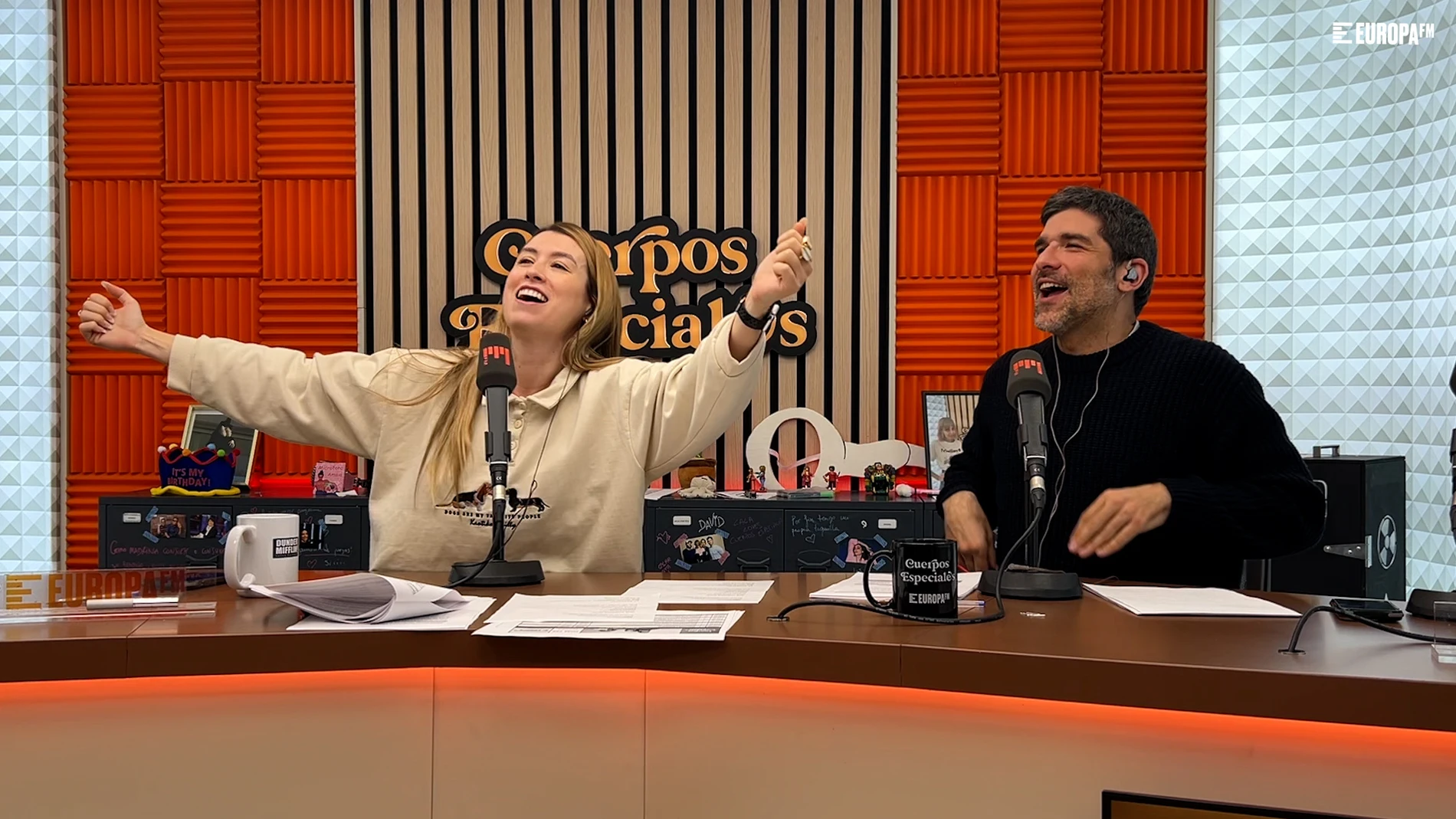 Eva Soriano le canta al meteorito en 'Cuerpos especiales' Eva Soriano le canta al meteorito en 'Cuerpos especiales'