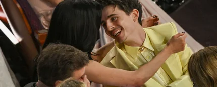 Timothée Chalamet y Kylie Jenner se besan en la gala de los Premios Oscar 2025 Timothée Chalamet y Kylie Jenner se besan en la gala de los Premios Oscar 2025