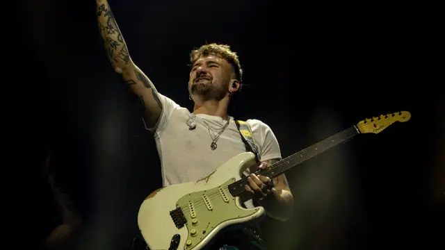 Dani Fernández en su concierto en el Movistar Arena de Madrid del 8 de marzo