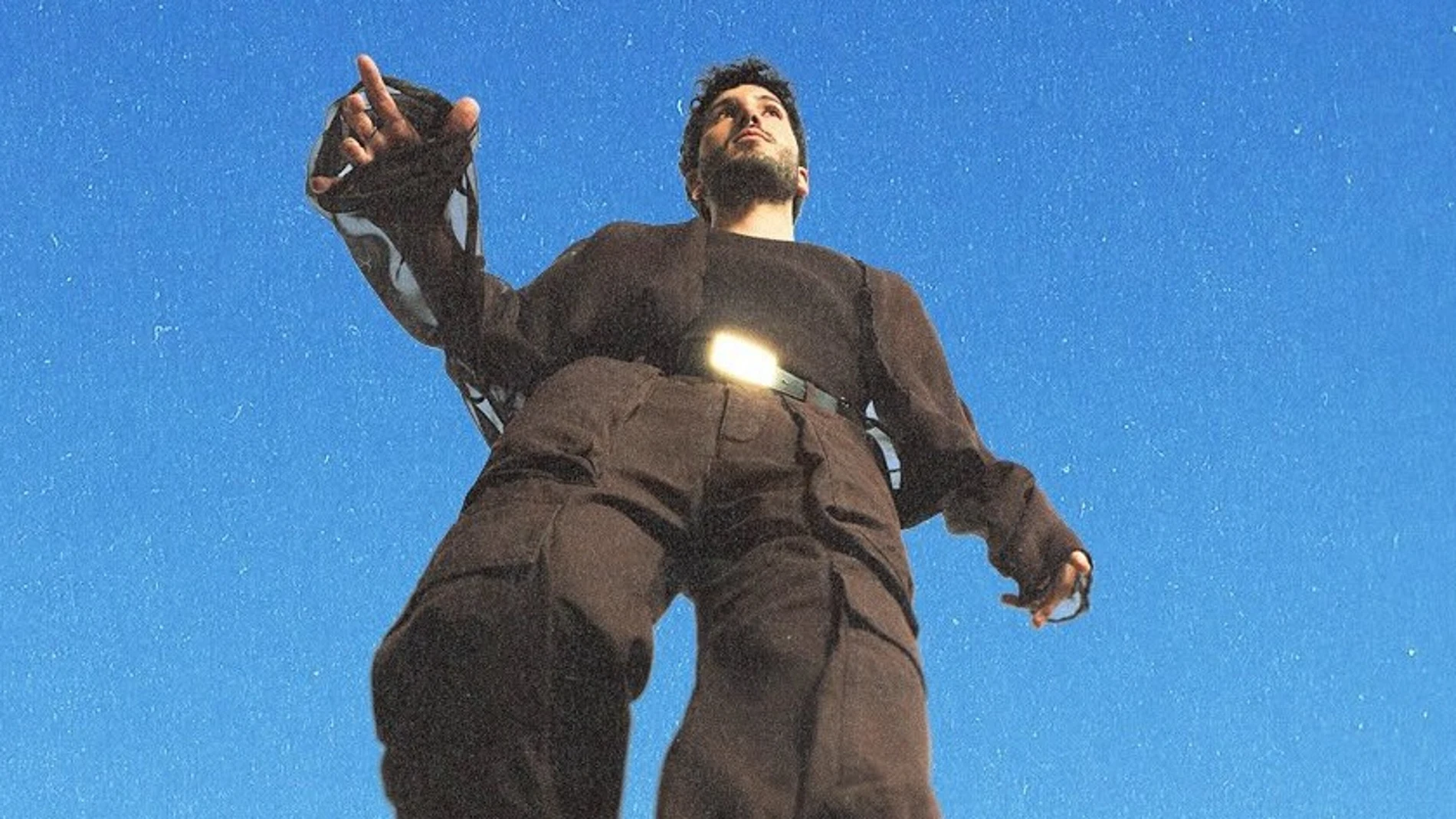 Sebastián Yatra en el cartel de su gira 'Entre Tanta Gente Summer Tour' Sebastián Yatra en el cartel de su gira 'Entre Tanta Gente Summer Tour'