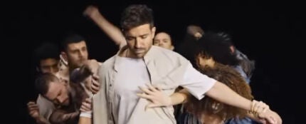 Pablo Alborán, en el videoclip de 'Clickbait'