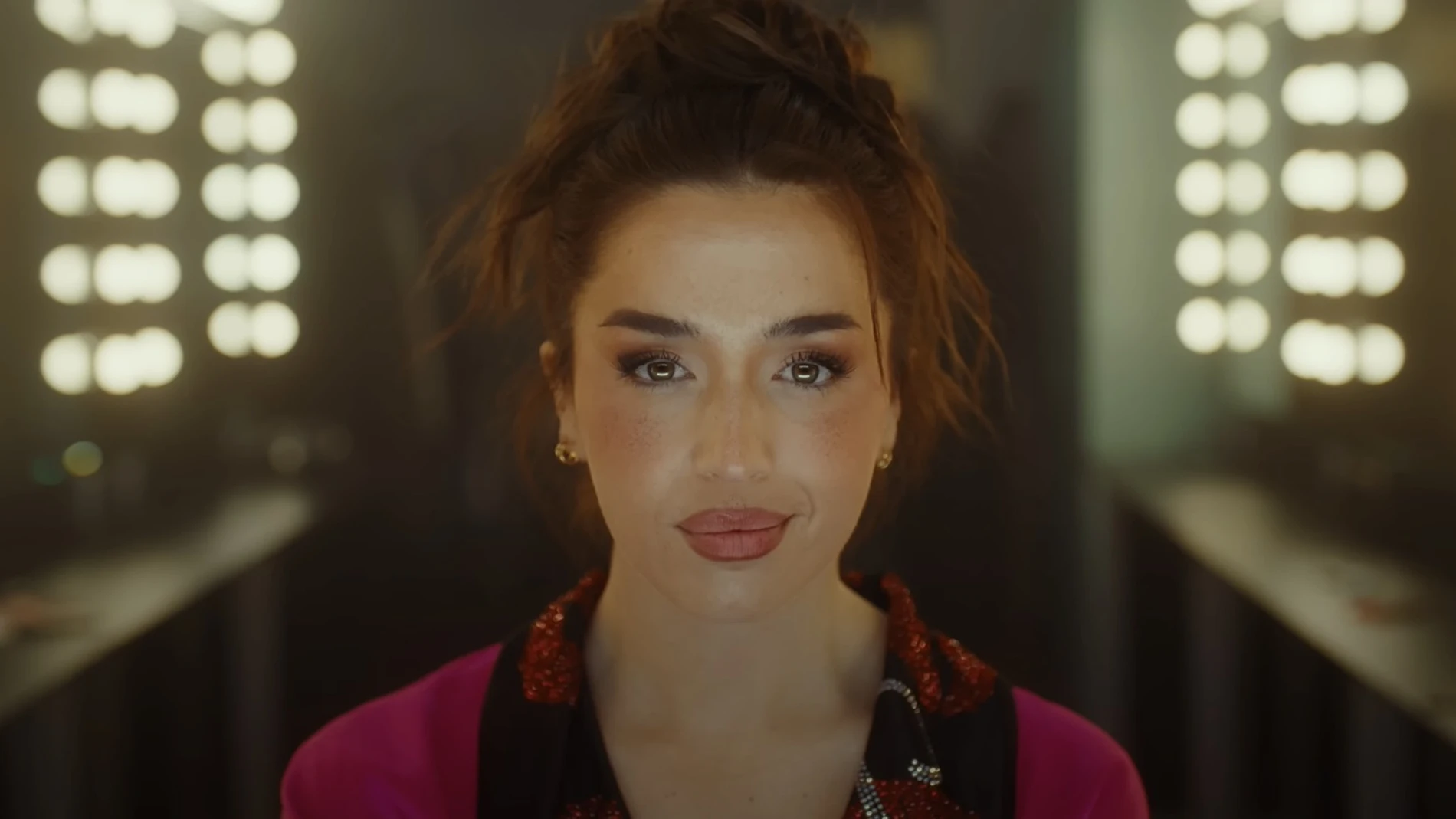 Lola índigo en el videoclip de 'Sin autotune' Lola índigo en el videoclip de 'Sin autotune'