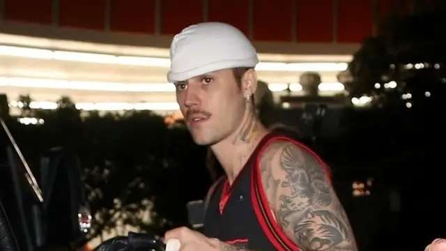 Justin Bieber durante una noche con sus amigos en Los Ángeles, el 19 de febrero de 2025