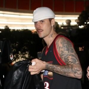 Justin Bieber durante una noche con sus amigos en Los Ángeles, el 19 de febrero de 2025