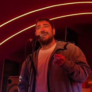 Antonio Orozco en Local de Ensayo Europa FM
