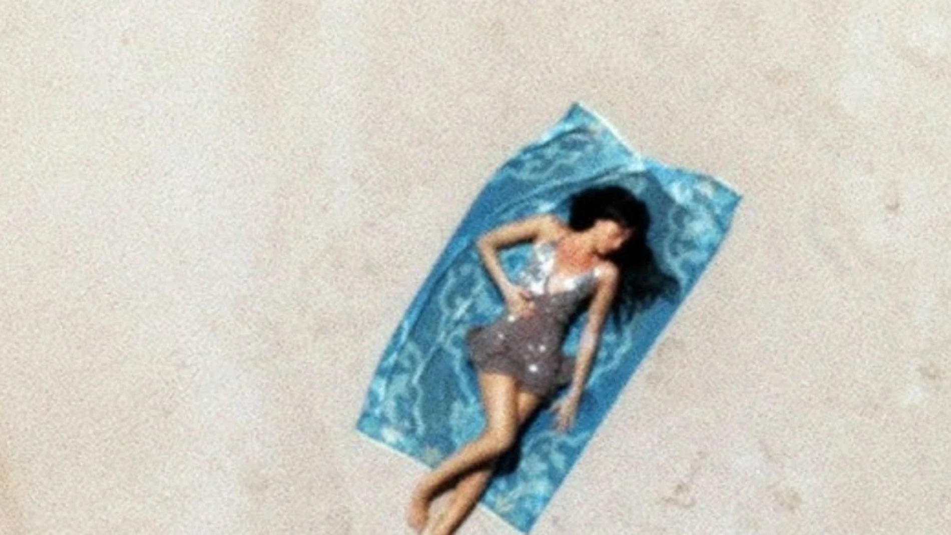 Aitana, en el videoclip de '6 de febrero'. Aitana, en el videoclip de '6 de febrero'.