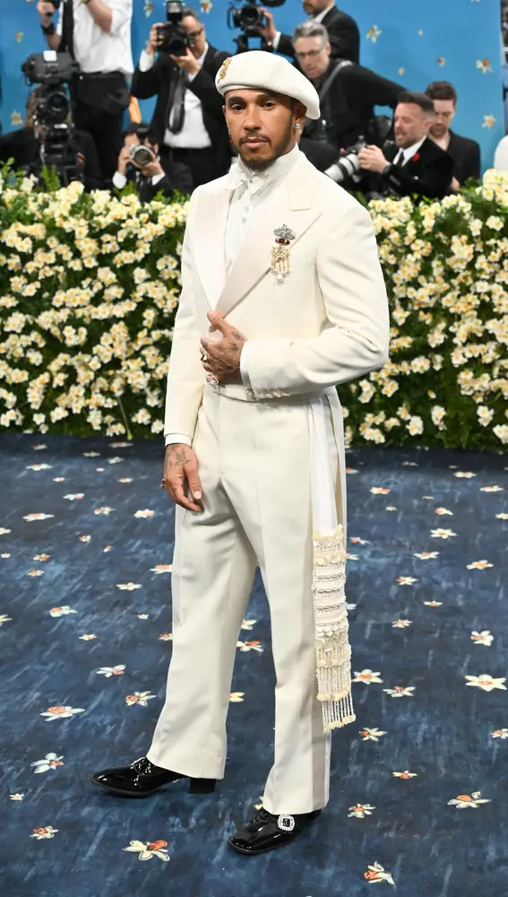 Lewis Hamilton en la Met Gala 2025 Lewis Hamilton en la Met Gala 2025