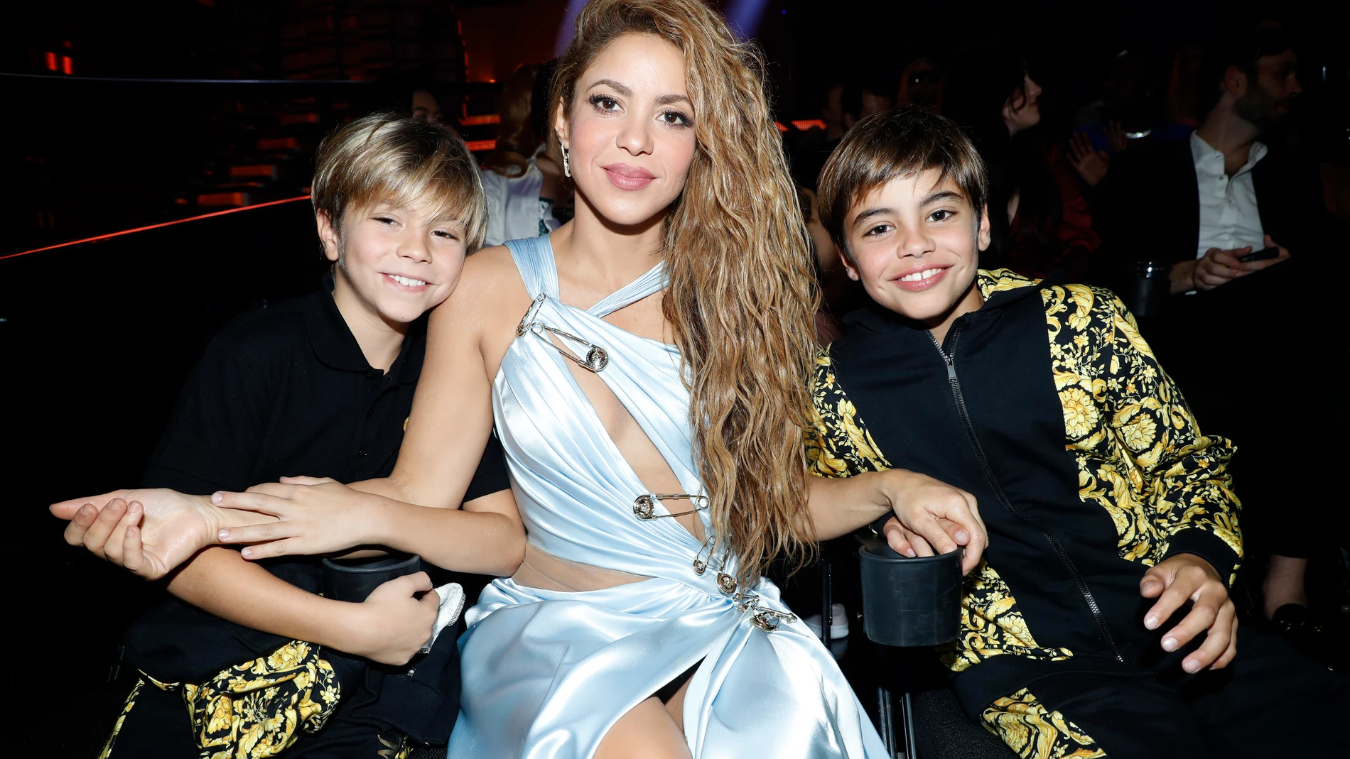 Milan y Sasha junto a Shakira Milan y Sasha junto a Shakira