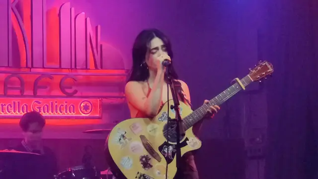 Candela Gómez en directo en el Café Berlín de Madrid
