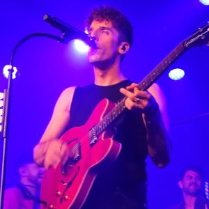 Veintiuno demuestra que es imparable en su primera noche en La Riviera de Madrid