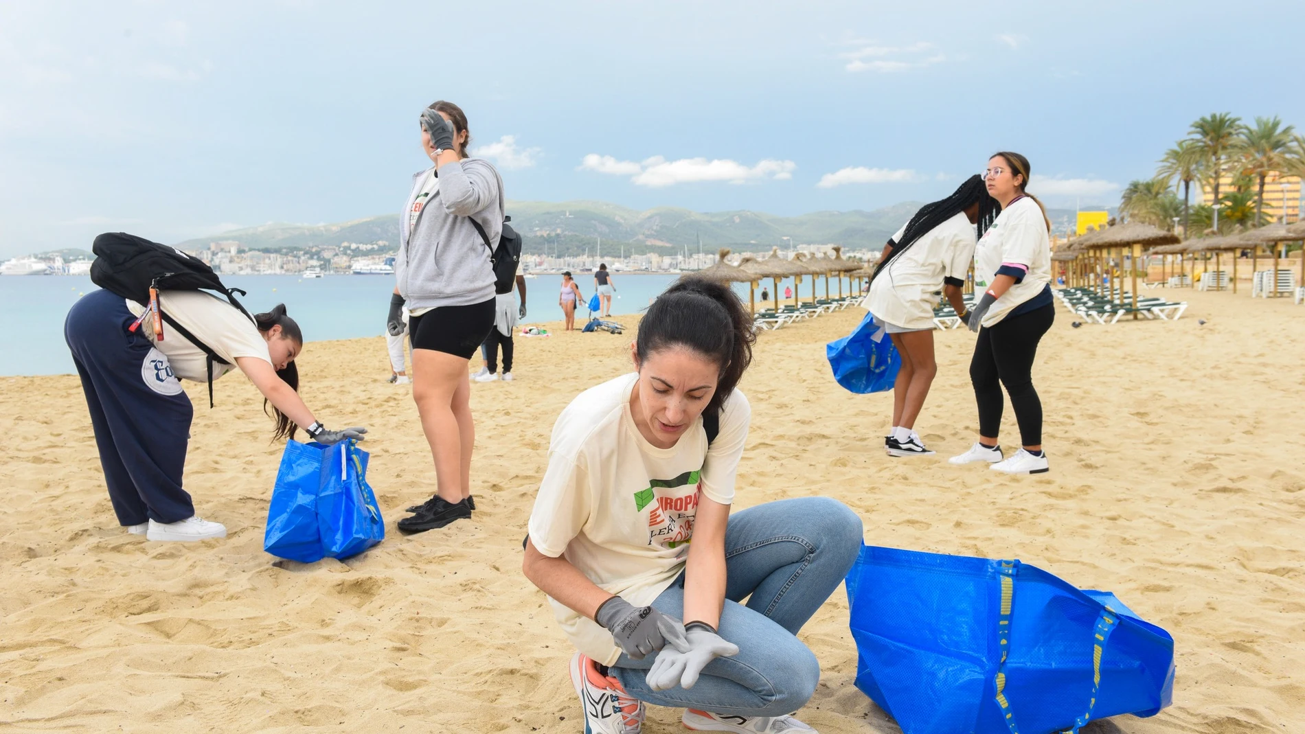 Activamos la ALERTA ECO de Europa FM en la playa de Palma Activamos la ALERTA ECO de Europa FM en la playa de Palma