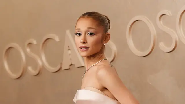 Ariana Grande en los Premios Oscar 2025