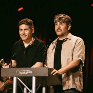 Estopa recogió dos premios en la gala de la Academia de la Música de España