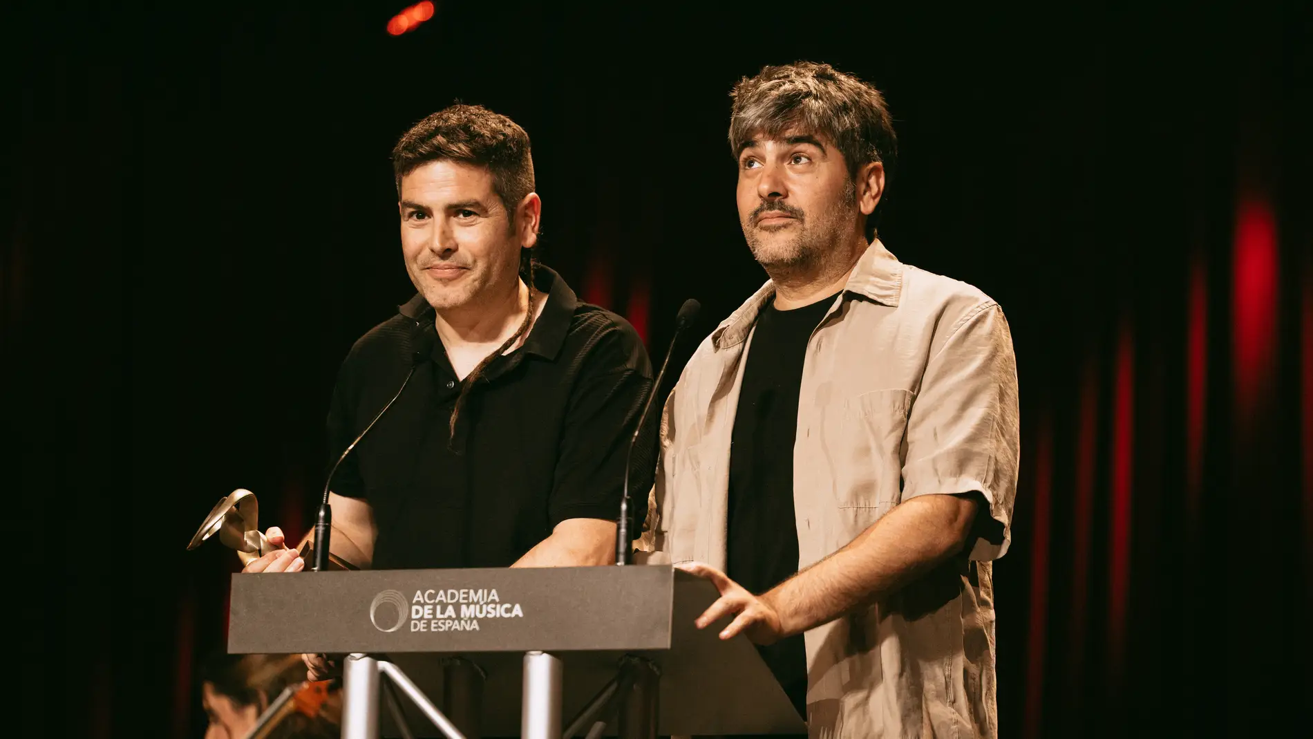 Estopa recogió dos premios en la gala de la Academia de la Música de España Estopa recogió dos premios en la gala de la Academia de la Música de España