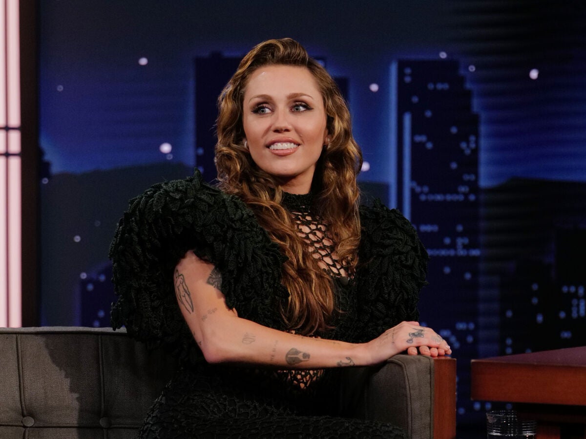 Miley Cyrus revela que tuvo prohibido cantar las canciones de Hannah  Montana | Europa FM