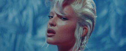 Violeta Hódar adelanta su disco debut con 'II. ME PELEA', su focus track