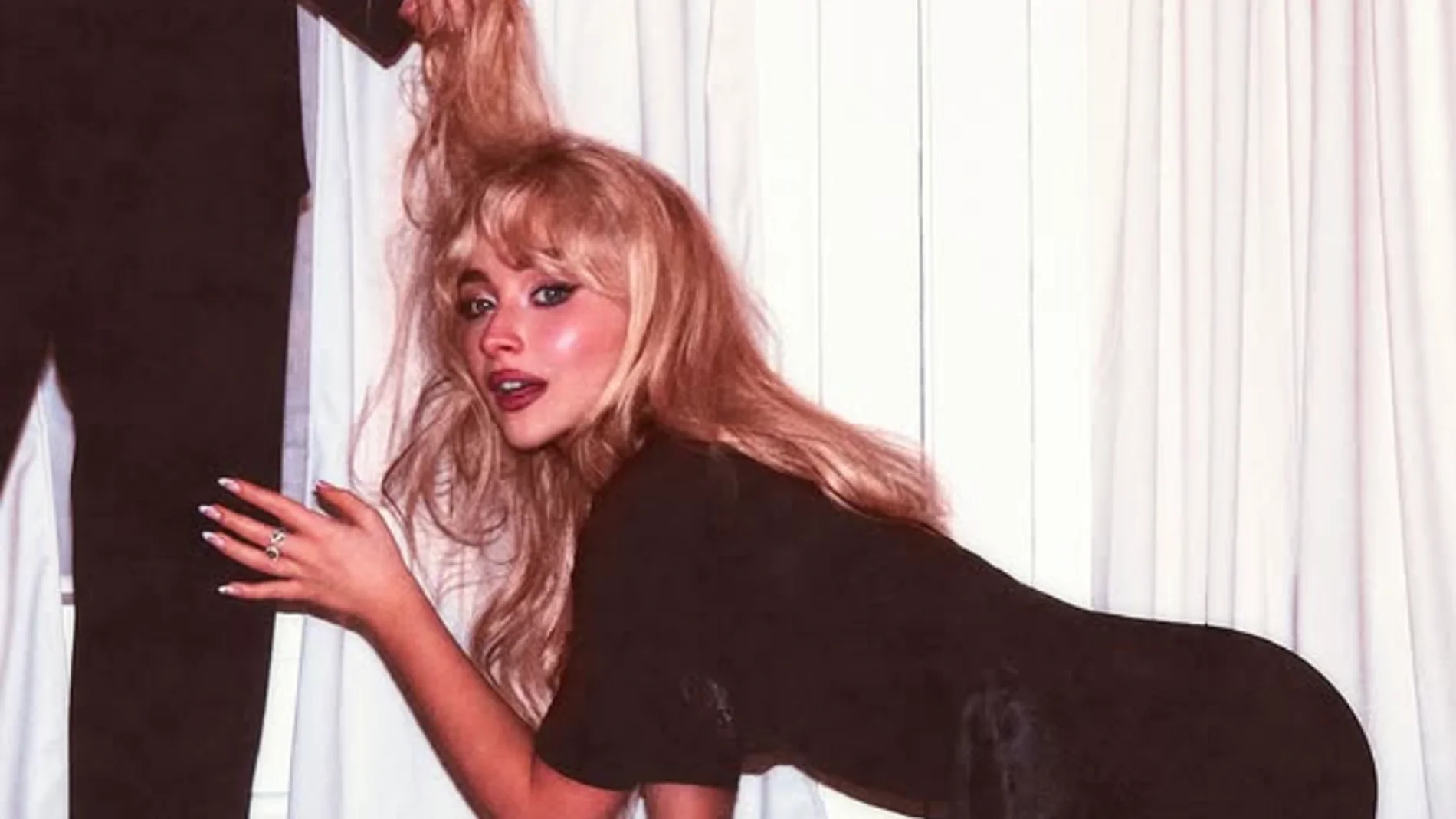 Sabrina Carpenter en la portada de 'Man's Best Friend', su nuevo álbum Sabrina Carpenter en la portada de 'Man's Best Friend', su nuevo álbum