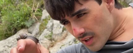 MARTIN en el videoclip de 'Nadadora'