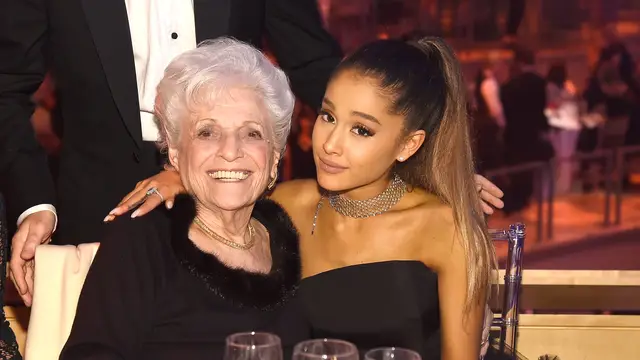 Ariana Grande y su abuela Marjorie Grande en 2016