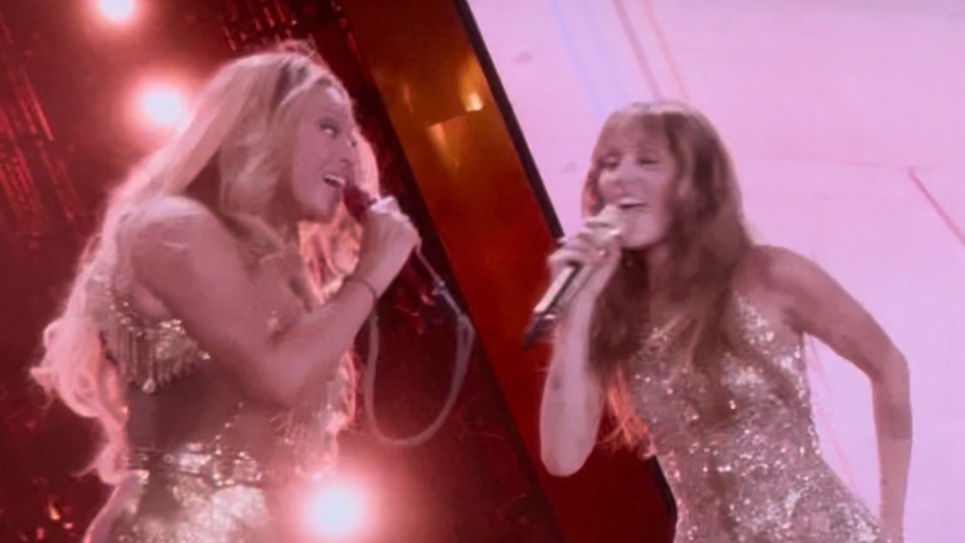 Beyoncé y Miley Cyrus en París Beyoncé y Miley Cyrus en París