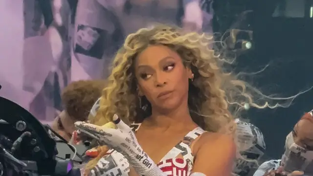 Beyoncé, en el primer concierto de Cowboy Carter Tour en París.