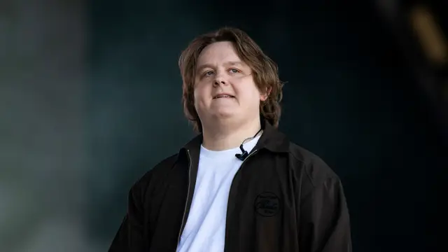 Lewis Capaldi en Glastonbury 2025