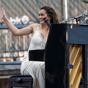 Amaia sobre la ría del Nervión de Bilbao