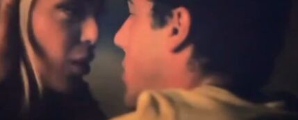 Una imagen del tráiler de 'Ídolos', la película que unió a Ana Mena y Óscar Casas