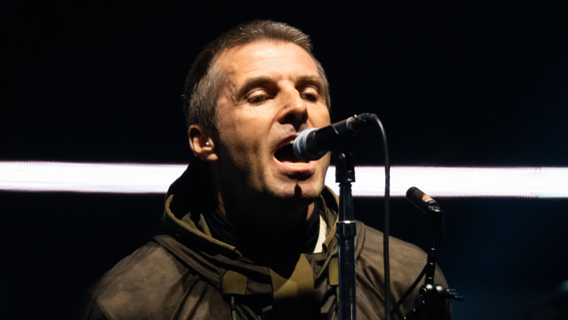 Liam Gallagher de Oasis en Cardiff Liam Gallagher de Oasis en Cardiff