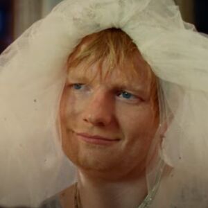 Ed Sheeran estrena A Little More con un videoclip de película con el actor de Ron Weasley en 'Harry Potter'