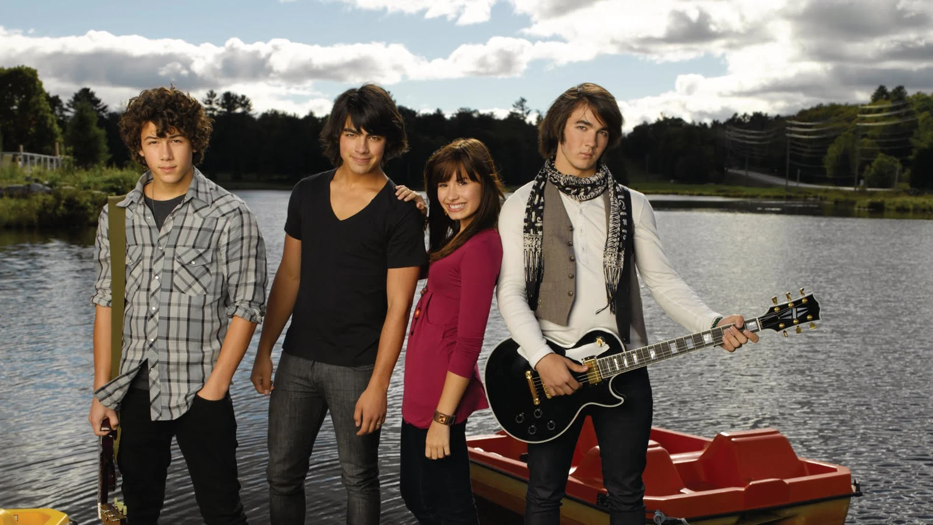 Demi Lovato y los Jonas Brothers cantan juntos: así fue el primer reencuentro sorpresa de 'Camp Rock' en 2016 Demi Lovato y los Jonas Brothers cantan juntos: así fue el primer reencuentro sorpresa de 'Camp Rock' en 2016