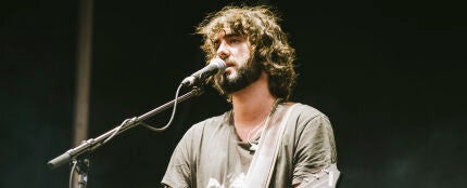 Mikel Izal en 2014, en un concierto de Izal