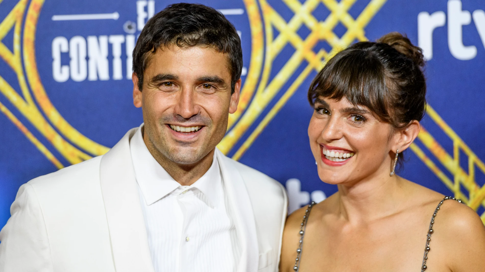 Verónica Echegui y Alex García durante la alfombra roja de 'El continental' Verónica Echegui y Alex García durante la alfombra roja de 'El continental'