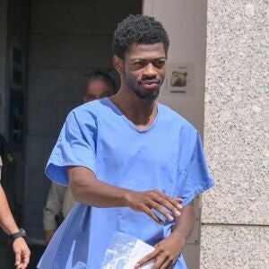 Lil Nas X a su salida de la Cárcel Valley de Van Nuys.