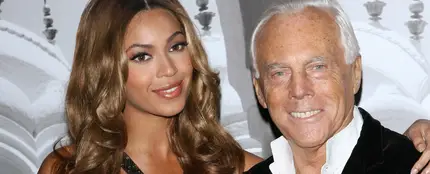 Beyonce y Armani, en una fiesta de los Premios Oscar 2007. Beyonce y Armani, en una fiesta de los Premios Oscar 2007.