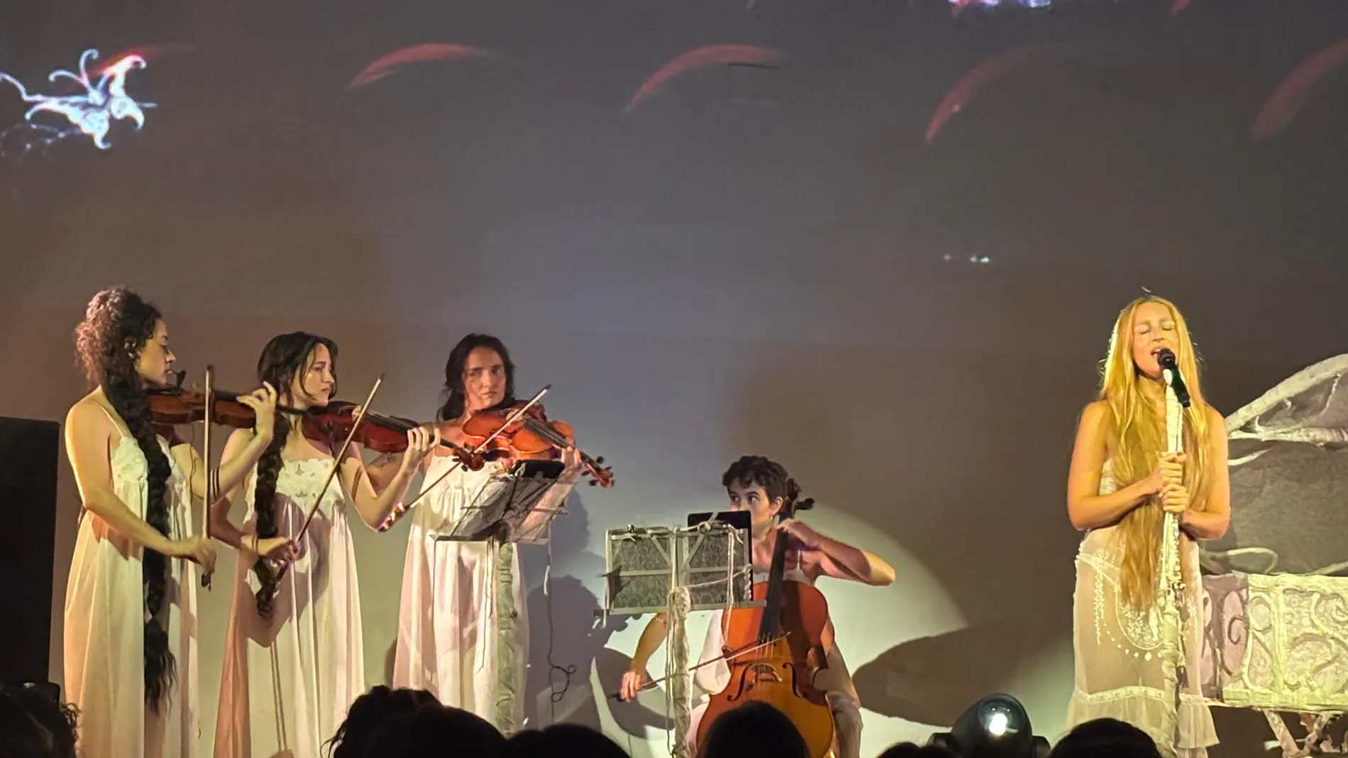 Belén Aguilera presenta su álbum 'Anela' en un íntimo encuentro cargado de lírica y emotividad Belén Aguilera presenta su álbum 'Anela' en un íntimo encuentro cargado de lírica y emotividad