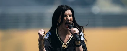 La artista Laura Pausini La artista Laura Pausini