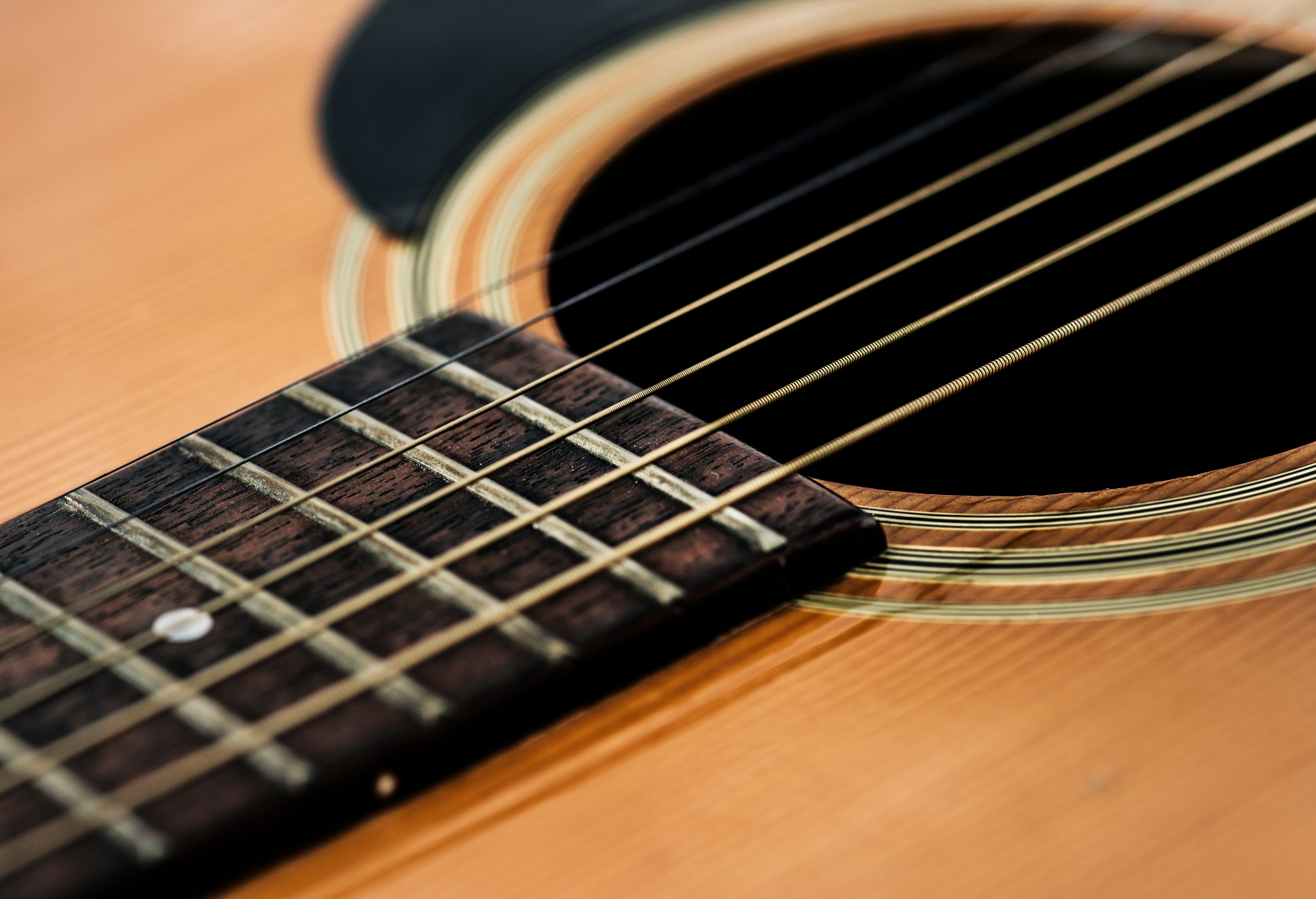 Fernando quiere que le entierren con su guitarra más valiosa episode artwork