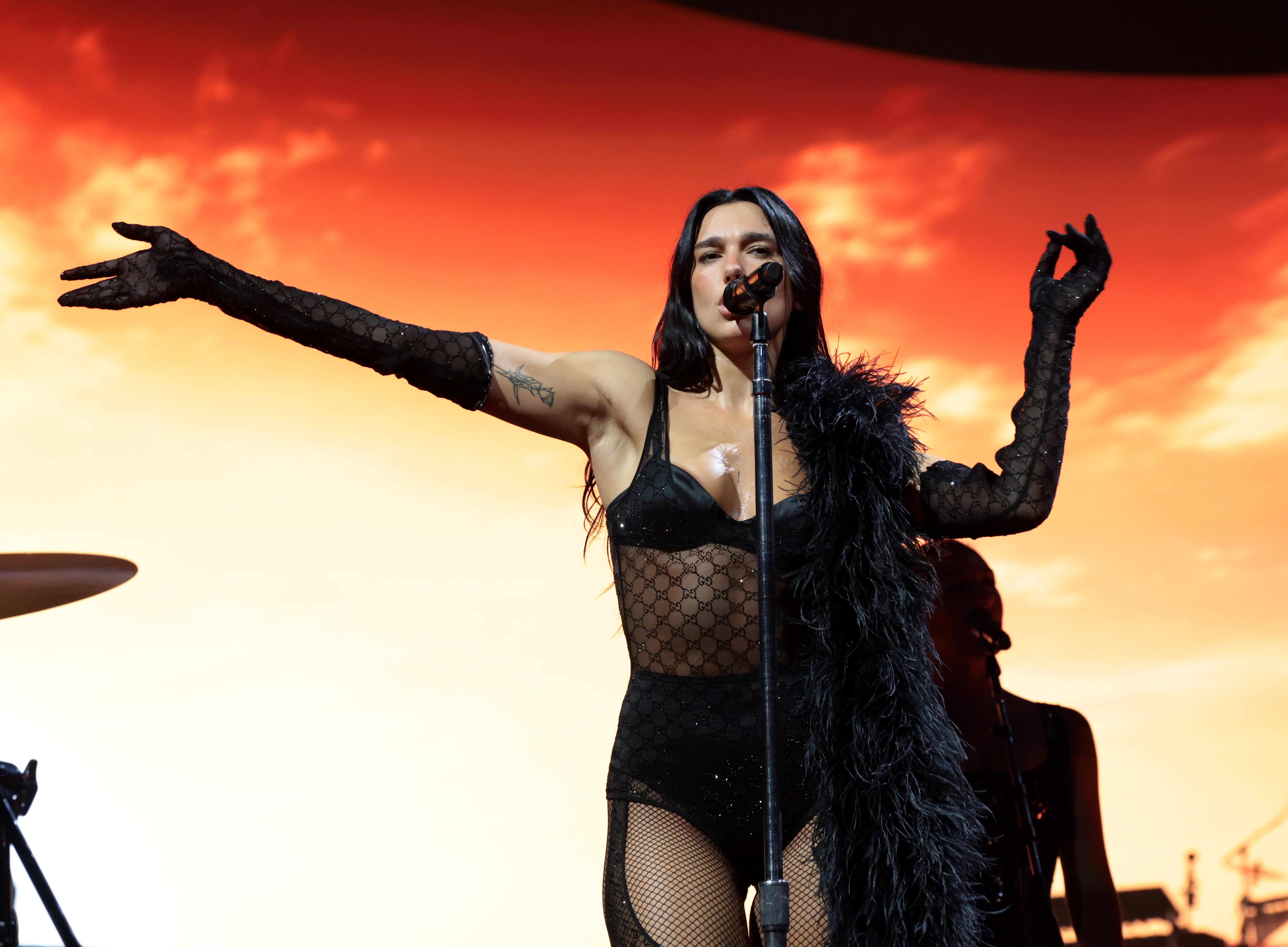 Dua Lipa canta una cover de 'No one' de Alicia Keys en su primer concierto en Nueva York Dua Lipa canta una cover de 'No one' de Alicia Keys en su primer concierto en Nueva York