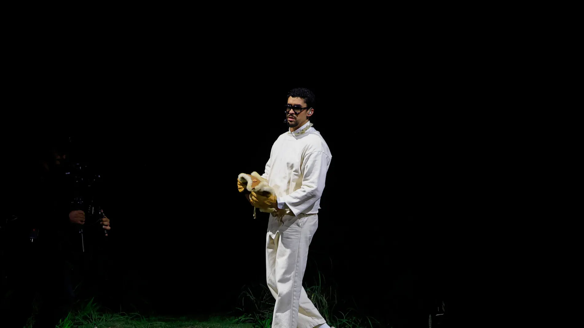 Bad Bunny, en su último concierto 'No me quiero ir de aquí'. Bad Bunny, en su último concierto 'No me quiero ir de aquí'.
