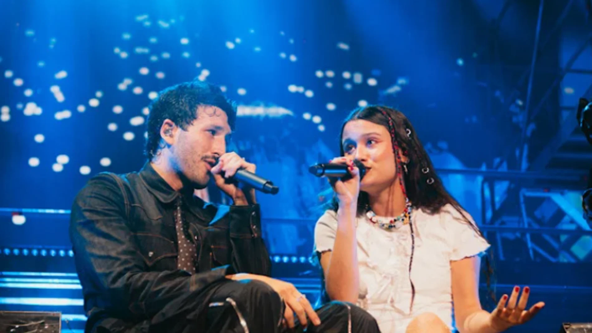 Sebastián Yatra canta 'En Guerra' con Joaquina en Barcelona Sebastián Yatra canta 'En Guerra' con Joaquina en Barcelona