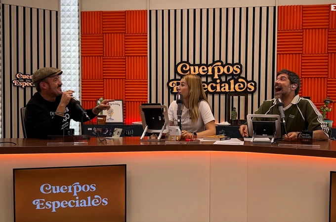 Álex O'Dogherty con Eva Soriano y Nacho García en 'Cuerpos especiales'. Álex O'Dogherty con Eva Soriano y Nacho García en 'Cuerpos especiales'.