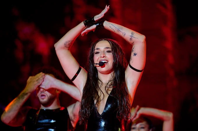 Lola Índigo transforma el escenario en una sauna y se luce con su actuación 'Mojaita' en los Premios Juventud 2025 Lola Índigo transforma el escenario en una sauna y se luce con su actuación 'Mojaita' en los Premios Juventud 2025