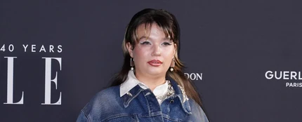 Qué le ha pasado a Lola Young: así ha sido su desmayo en directo Qué le ha pasado a Lola Young: así ha sido su desmayo en directo